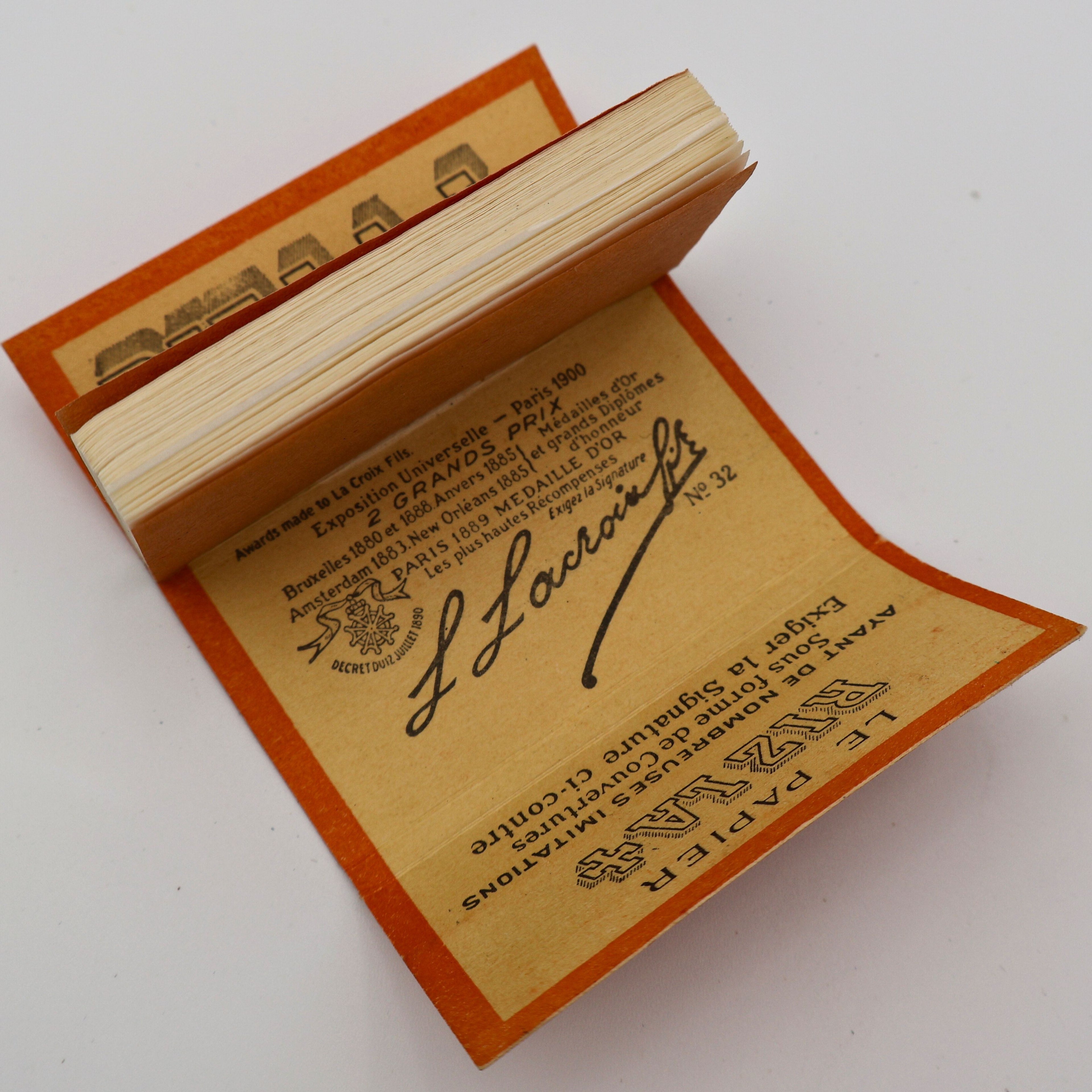 Cigarette Rolling Papers Lot