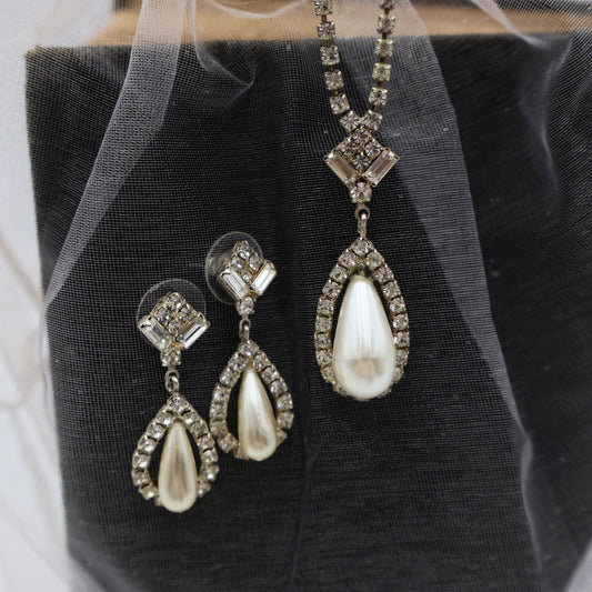 Pearl & Crystal Teardrop Jewelry Set