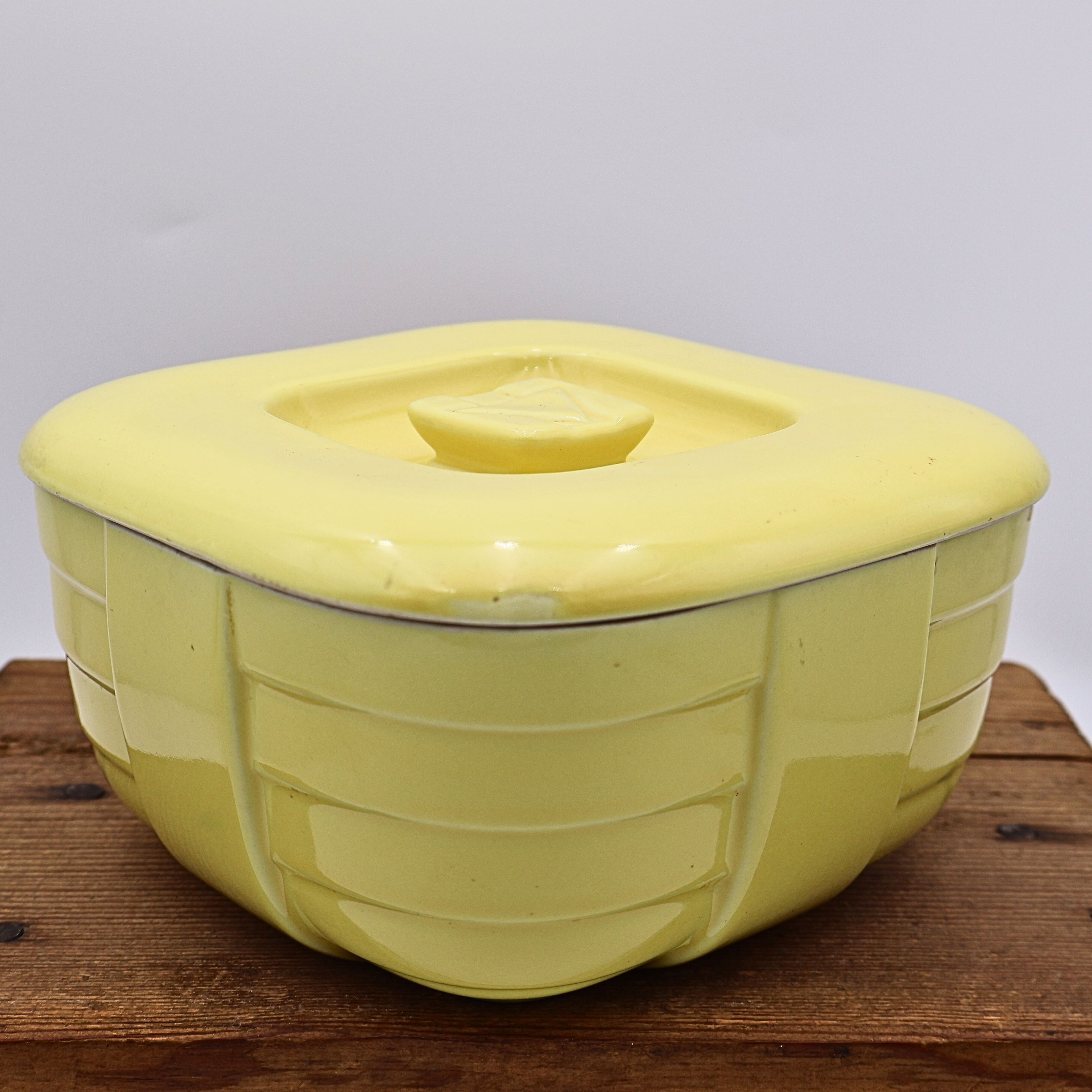 Hall China Hotpoint Casserole Dish