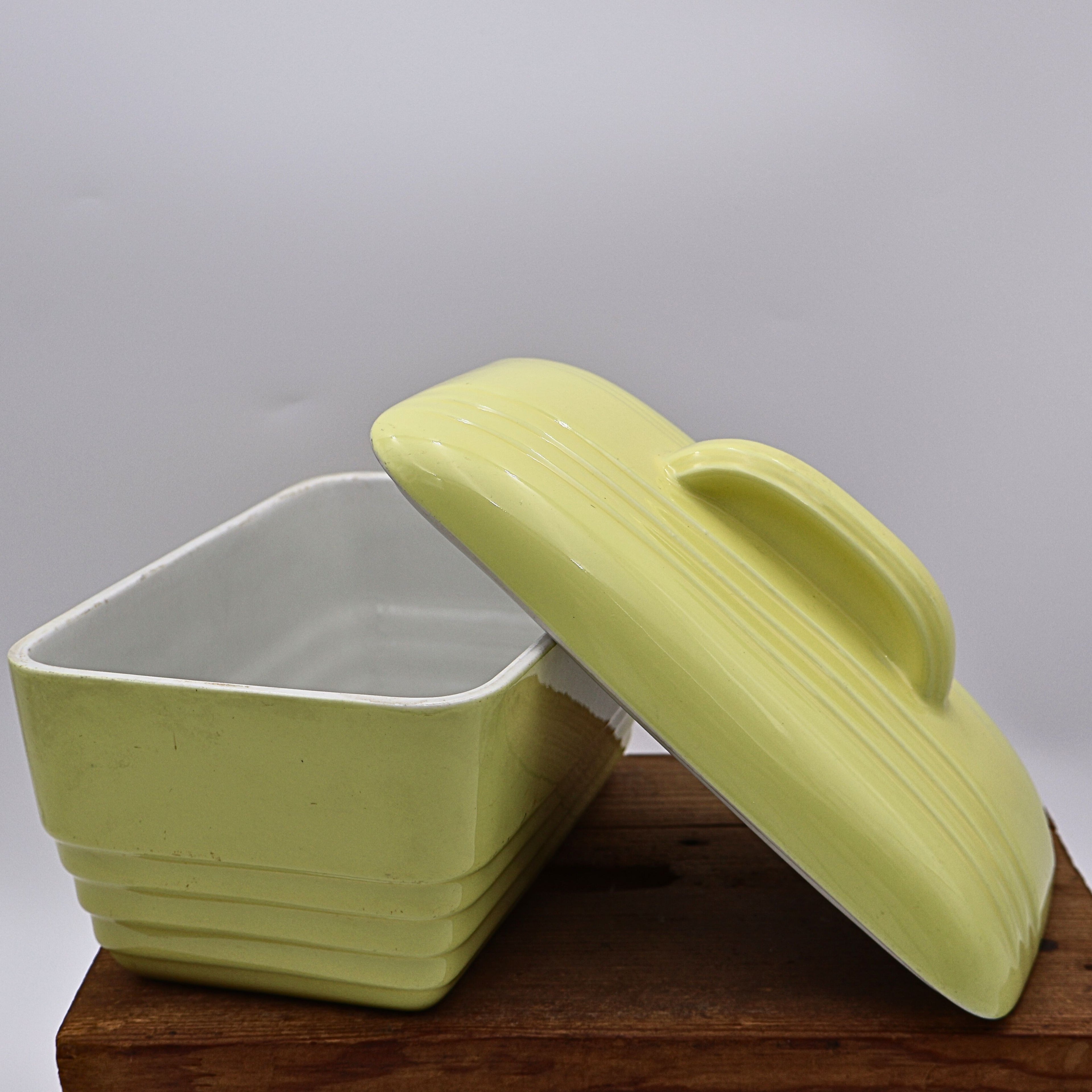 Hall China Westinghouse Casserole Dish