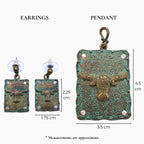 Size chart for Western longhorn jewelry set showing earrings and pendant measurements in centimeters, turquoise patina cowgirl jewelry with detailed dimensions for accurate sizing, rectangular dangle earrings and statement pendant displayed with scale reference, ideal for online shoppers comparing Western jewelry sizes and fit before purchase
